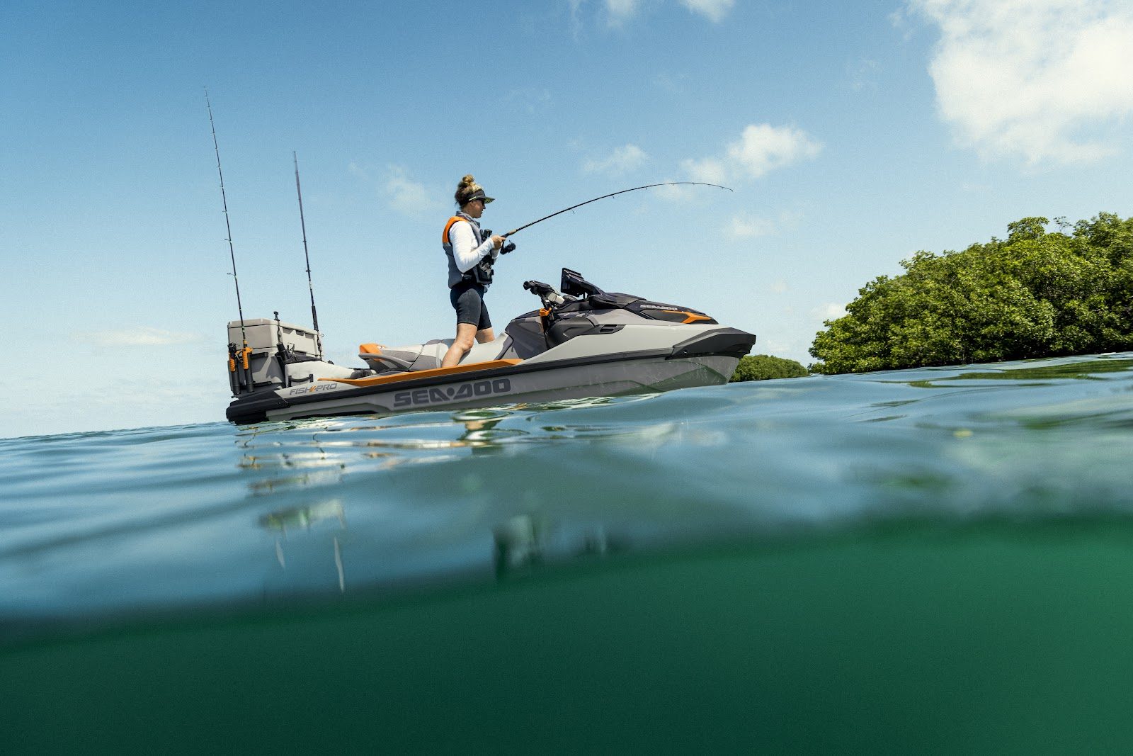 Sea-Doo Fish Pro Trophy 170 en el agua