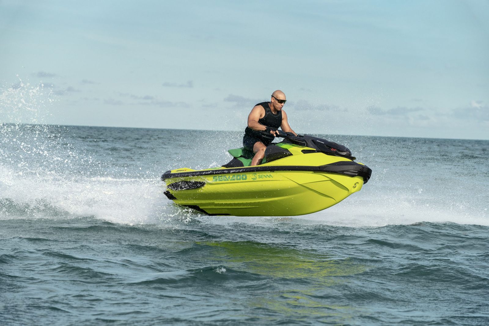 Sea-Doo RXP-X 350 Senna en el agua