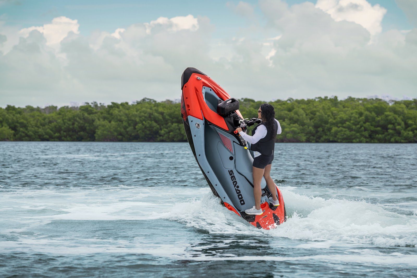 Sea-Doo Spark X Trixx 110 en el agua