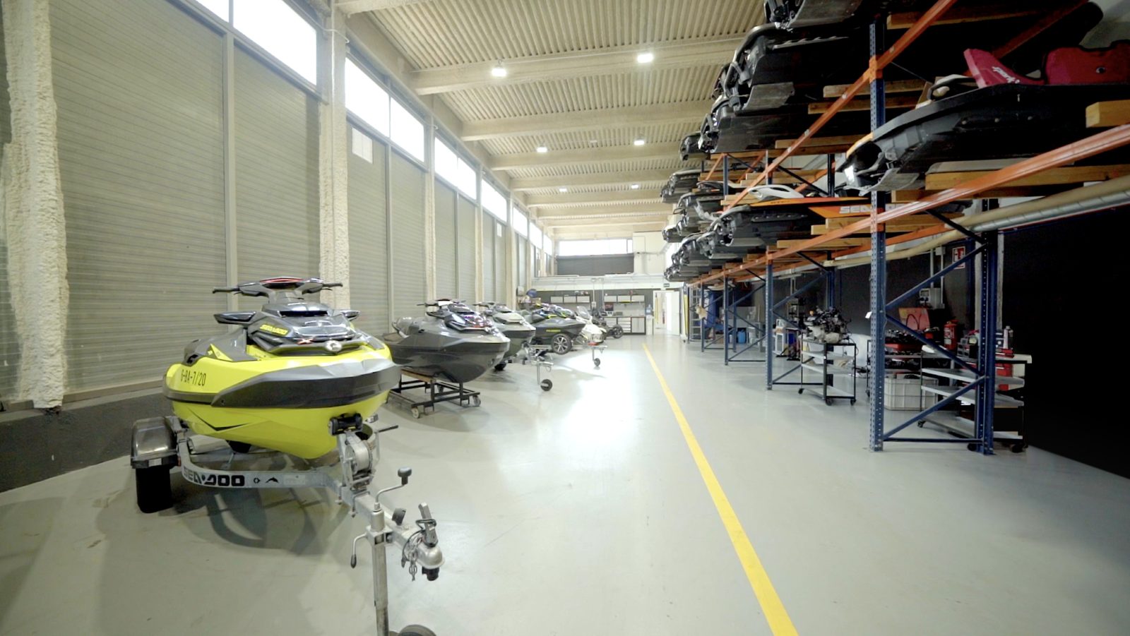 La nave: taller, pupilaje y motos de agua Sea-Doo